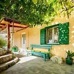 Taja By Interhome Split